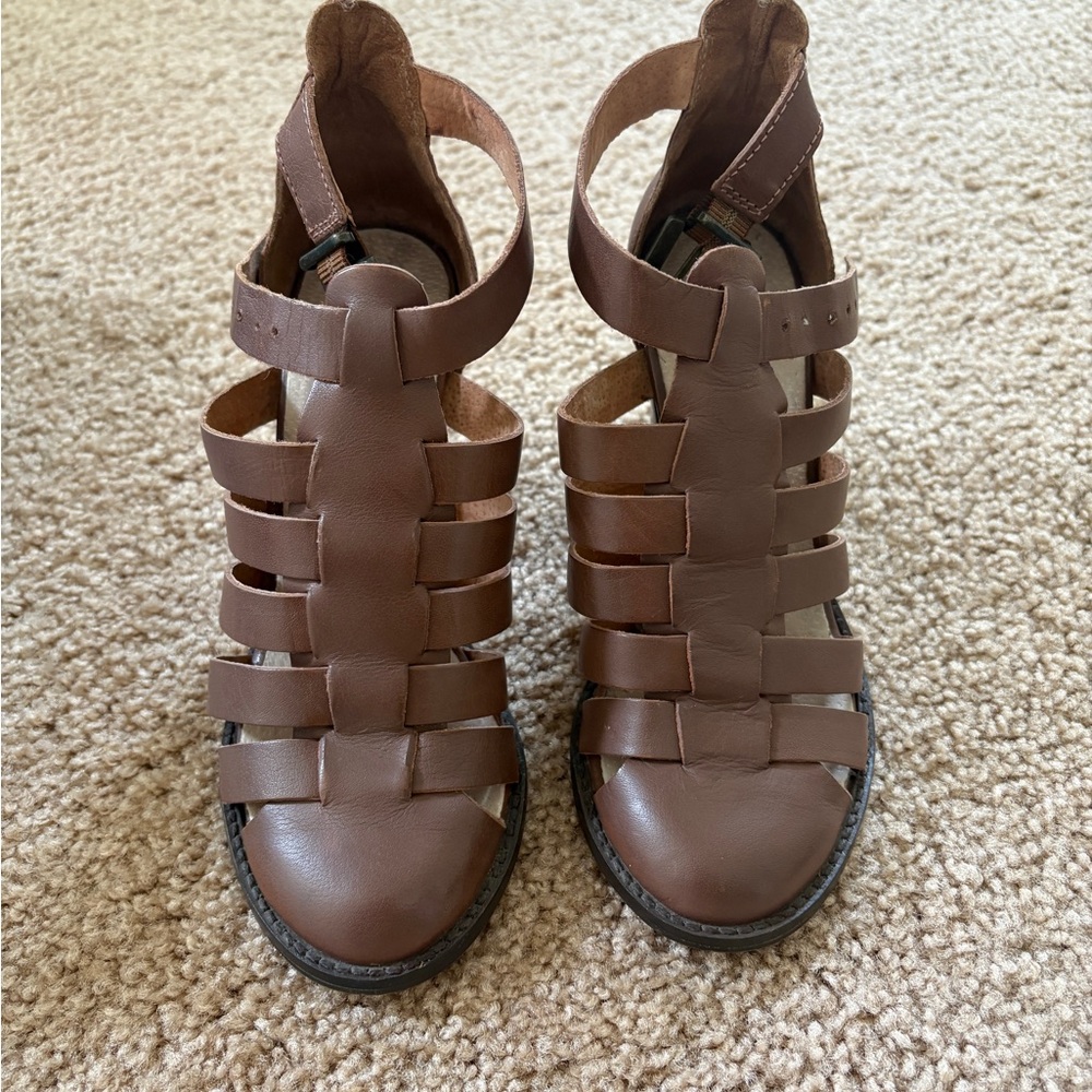 Seychelles Strappy Sandals Size 6.5